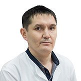Врач Толакаев Рауль Рахметович